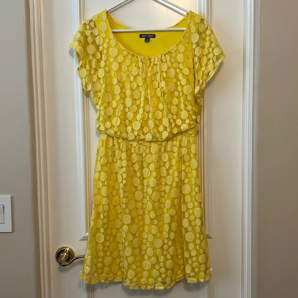 Yellow dress with cap sleeves, size 4